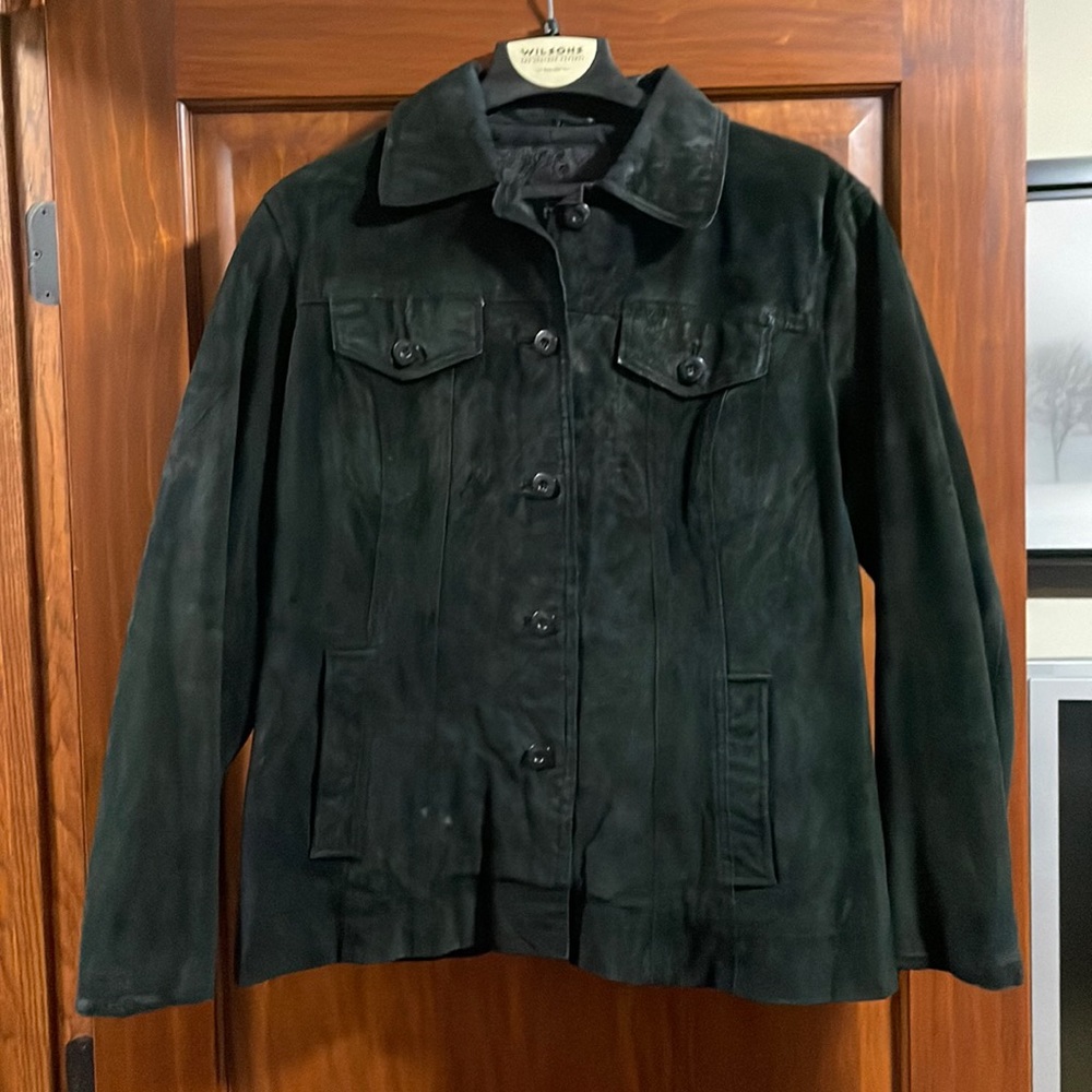 Maxima by Wilson’s Leather, black 100% suede leather jacket. Size XL